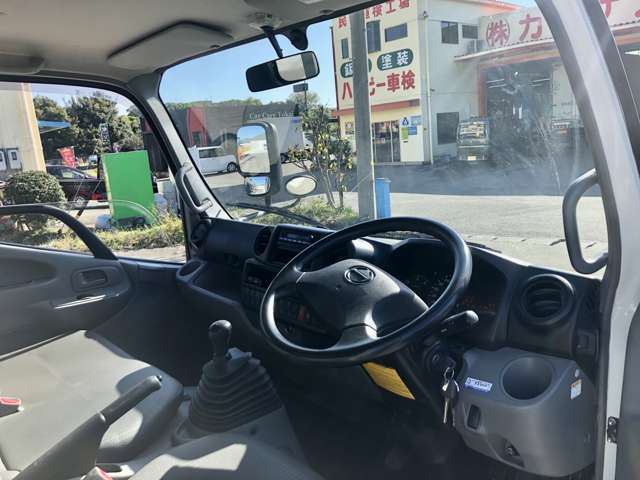 日野自動車 デュトロ 4.0ディーゼル 平ボデー 最大積載量2t ETC 全塗装済 静岡県の詳細画像 その20