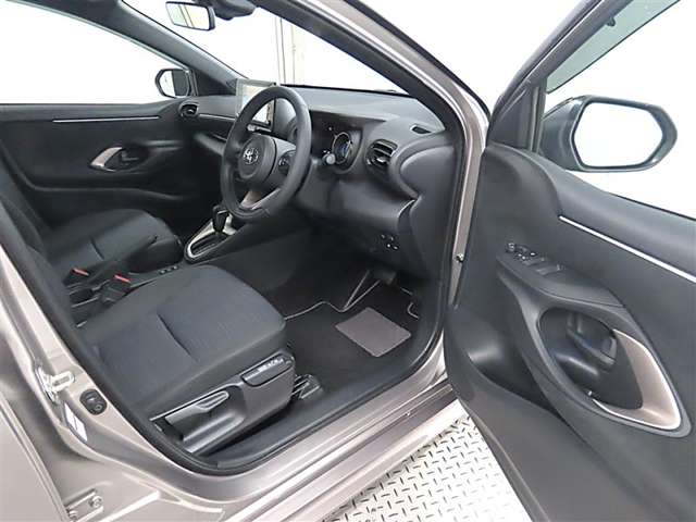 【禁煙車の定義】当店の定義・・・☆タバコ臭くない事☆コゲがない事☆灰皿等の喫煙器具が未使用の事　以上３項目をクリアした場合【禁煙車】と表示します。（現状を表しています。過去の事は、断定できません。）