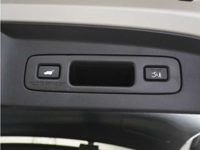 ◆予約機能付きパワーテールゲート◆キーや運転席のボタン、ハンズフリー機能など多彩なアクセスで自動開閉できます。