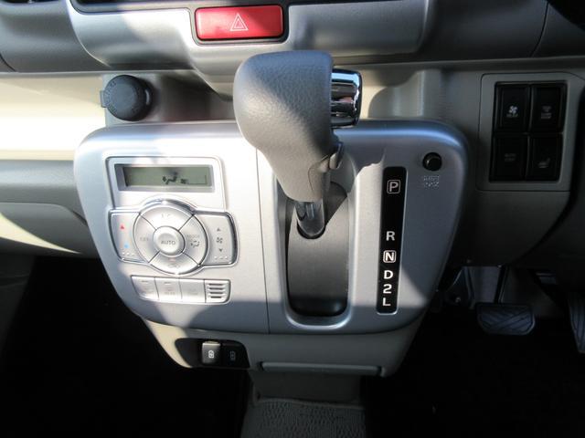 エアコンもシンプルまとめてあります！またお車によってさまざまな快適装備がついてますよ！