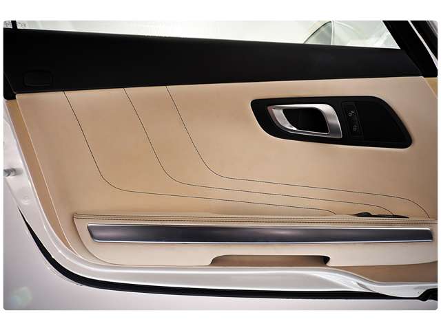 ＡＭＧ SLSクラス SLS AMG 正規ディーラー車 白/黒フルレザーレザー 岐阜県の詳細画像 その14