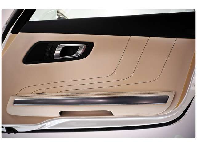 ＡＭＧ SLSクラス SLS AMG 正規ディーラー車 白/黒フルレザーレザー 岐阜県の詳細画像 その20