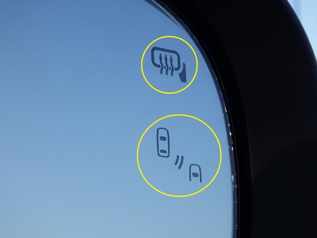 【ブラインドスポットモニター】後方から接近する車両を検知すると、ドアミラーインジケーターが点灯し知らせてくれます！その状態でウィンカーを操作すると点滅とブザーで注意を促します！！