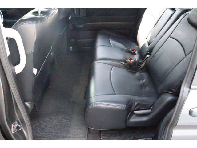 2010 Honda Stepwgn – thumbnail 45