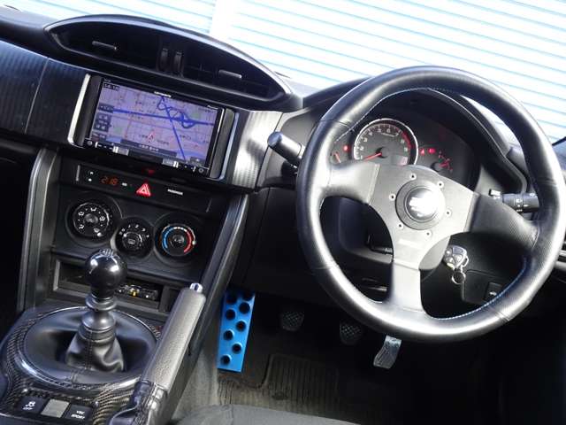 スバル BRZ 2.0 R OHLINS車高調・STIエアロ・Rマジックパーツ 大阪府の詳細画像 その3