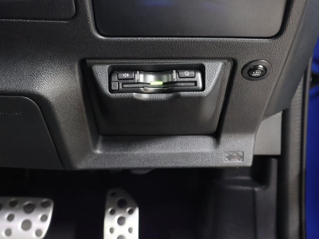 ETC車載器はディーラーオプションの専用ビルトインカバーを使って装着してあります◎配線が見えず車内がスッキリする取り付け方法なのが嬉しいですね♪※別途セットアップ料金を頂戴します