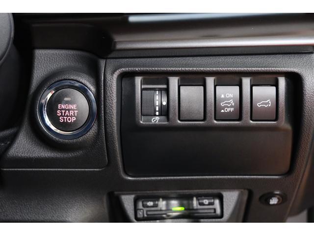 スマートキー＆プッシュスタート機能を装備しておりドアの開閉からエンジンの始動までキーを触らずに操作することができます。