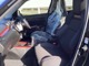 助手席も運転席同様セミバケット形状のシートを採用しています。