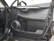 運転席ドアトリムにはペットボトルが入るドリンクホルダーも搭載されています。ちょっとした装備ですが、こういった装備が日常使用時にとても便利なんです。