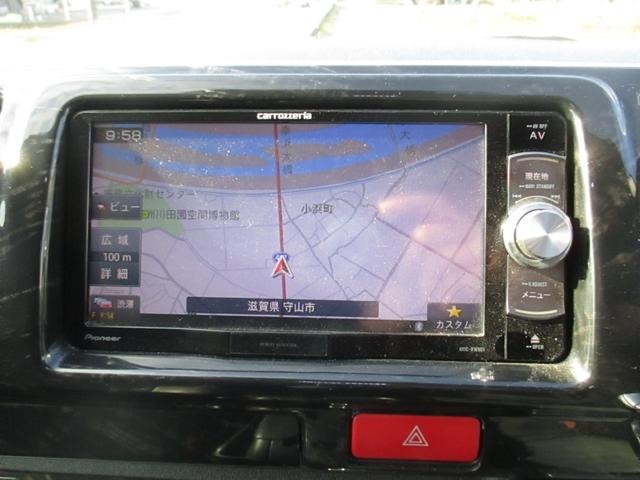 carrozzeriaの7インチ楽ナビ【AVIC-RW901】が装着されております♪地上デジタルTV/DVD-V/CD/Bluetooth/SD/チューナーといった基本的なエンタメ機能が備わっております♪