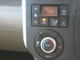 エアコンはオートタイプとなっております。車内の温度を気にする事無く運転に集中できます。