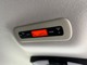 【リアオートエアコン】後席の温度調節をしてくれいつでも快適な車内空間を作ってくれます。