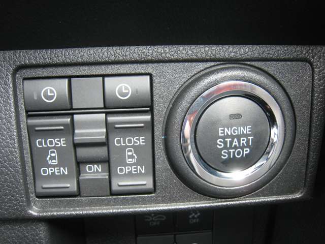 両側パワー（電動）スライドドア（ウェルカムオープン）の運転席スイッチ！エンジンスタートプッシュボタン！スマートキーを持っていればワンプッシュでエンジンかかります！