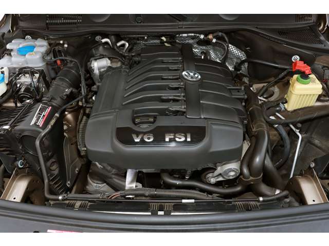 V型6気筒DOHC24バルブNAエンジンは280ps／36.7kg・mを発生！（カタログ値）