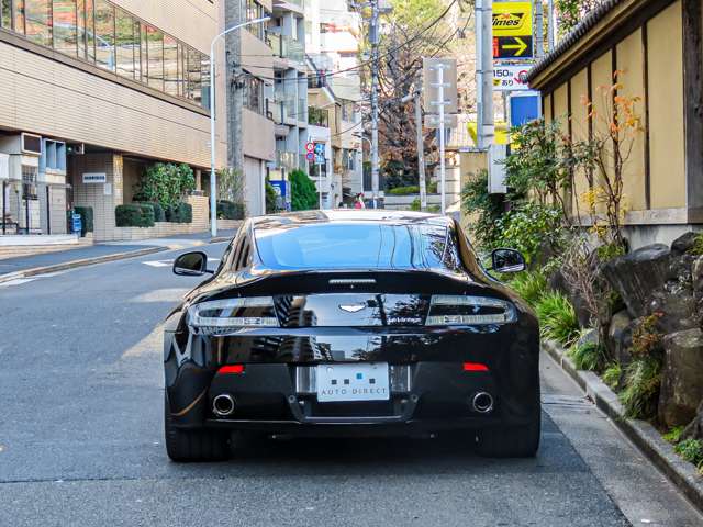 アストンマーティン V12ヴァンテージ 5.9 6MT/正規D/右H/ストームブラック 東京都の詳細画像 その5