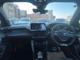 インパネ全景：プジョー独自のアイコックピットは運転者がいかに快適で安全に走行できるかを考えられてつくられています。