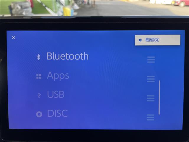 ◆【Bluetooth】ナビゲーションと携帯電話／スマートフォンをBluetooth接続することができます。接続するとハンズフリーで使用することができるので、とても便利です！