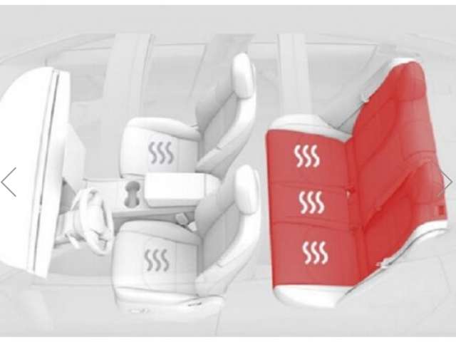 リアシートヒーター(31.900円)、フリーモント製スタンダードレンジでは非装着のシートヒーターを有効化。フロントシートヒーターONの時に、リアシート着座センサーが感知し座っている所だけシートヒーターがONに。