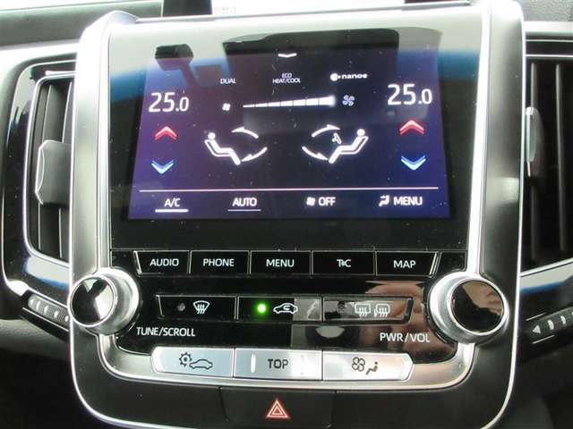 オートエアコンを装着しておりますので、車内をお好みの快適な温度に保つことが可能です！