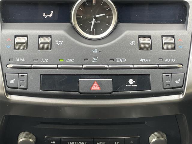 【 オートエアコン 】車内温度を感知して自動で温度調整をしてくれるのでいつでも快適な車内空間を創り上げます！