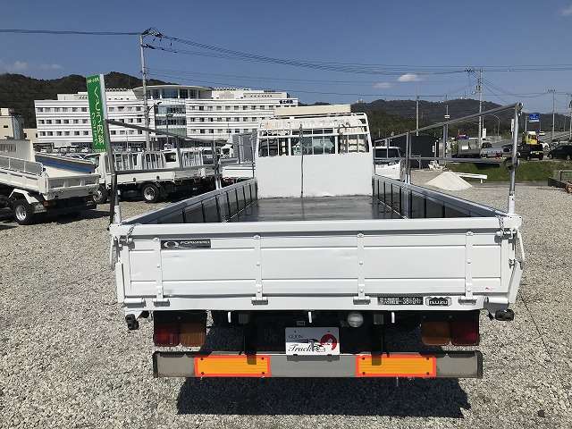 いすゞ フォワード 3.85t積・6MT・ベッド付・3ペダル  徳島県の詳細画像 その7