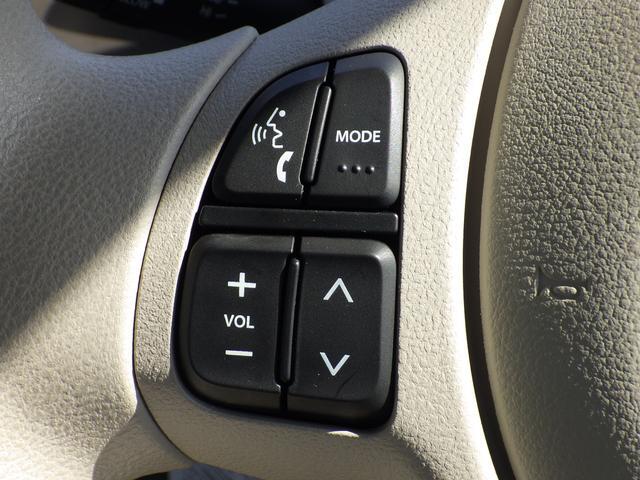 【ステアリングオーディオスイッチ】手元で操作ができるので、運転中も視線を逸らすことなく集中できます！とっても便利です♪※対応のナビ・オーディオと連動。