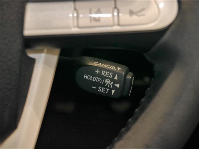 トヨタ プリウス 1.8 A E-Four 4WD 衝突被害軽減ブレーキ・メモリーナビ付 北海道の詳細画像 その16