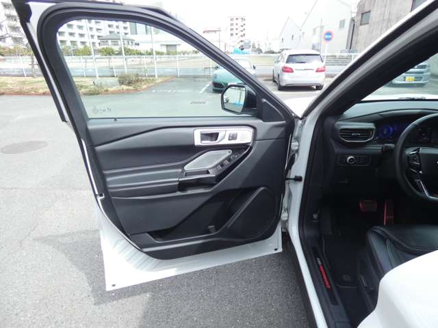 フォード エクスプローラー ST 4WD 新並 黒革 SR Aカープレイ 2年保証 東京都の詳細画像 その12