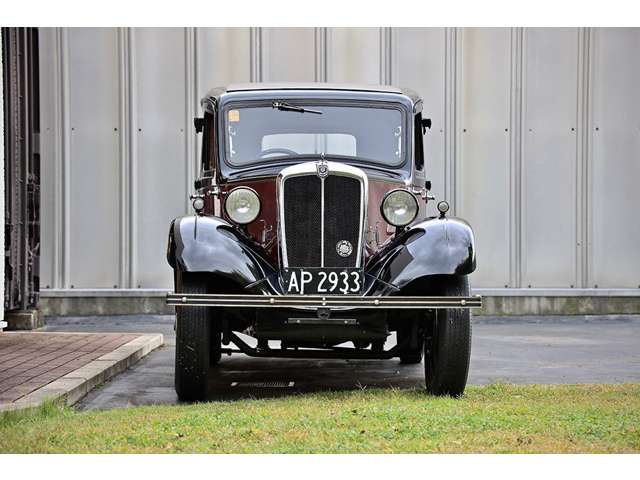 新車購入時の1935年(昭和10年)から2001年まで66年間ニュージーランドの車好き一家が大切に所有していたお車です。