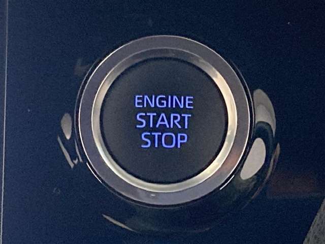 キーを持たなくてもスイッチを押すだけで簡単にエンジン始動できます(*'▽')