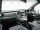 運転席にはメモリー付きパワーシートを装備。シートポジションを電動で調整可能です。さらにシートやドアミラー・ハンドルの位置を３セットまでメモリーでき、ボタンを押すだけで呼び出せます。