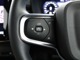 ハンドルの左側のボタンでアダプティブクルーズコントロールを操作。簡単操作で前車に追従します。渋滞や高速を利用時に非常に便利な機能ですよ！