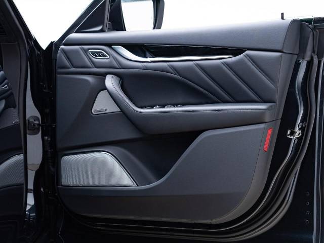 マセラティ レヴァンテ GT ネロ インフィニート 4WD 認定保証2年付 限定24台 サンルーフ 宮城県の詳細画像 その12
