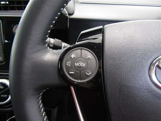 オーディオ操作用スイッチです。運転中でも気兼ねなく操作が可能です。