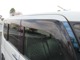 「ドアバイザー」は雨の日でも車内の空気を入れ替える際に便利です。