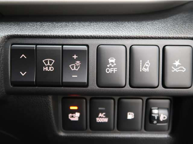 各、安全装置の調整、OFFスイッチは運転席右下に位置しております。