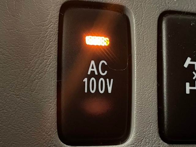 AC100V付き車両です！車内でコンセントから電源を取れるのは便利です♪