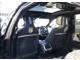 パノラマ・ガラスサンルーフは、陽光を車内にたっぷりと取り込み、室内に広々とした解放感を生み出します。