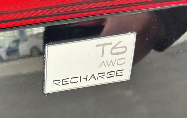 プラグインハイブリッドモデルRecharge PHEV T6 AWDは、走行中の充電のほか、自宅などに設置された充電機器からの充電が可能です。