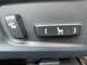 「パワーシート」　ボタン一つでドライビングポジションをお好みの位置に調整できます♪
