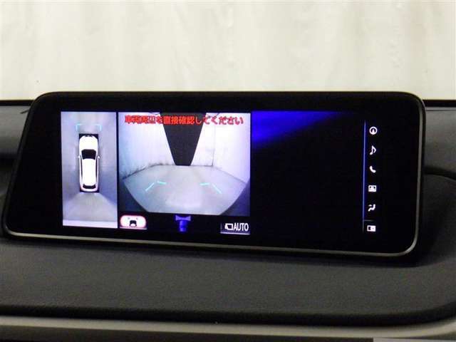パノラミックビューモニターシステムが付いているので車の上から見た映像が確認できますよ。