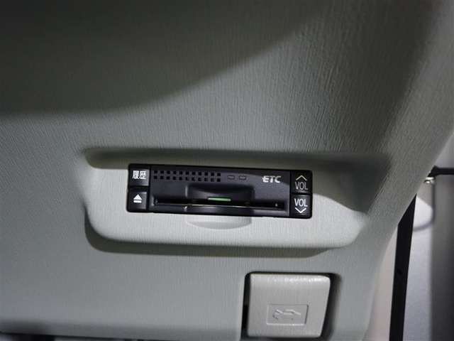 トヨタ プリウス 1.8 S LEDエディション LEDライト・アルミ・ワンオーナー・ナビ/TV 高知県の詳細画像 その12