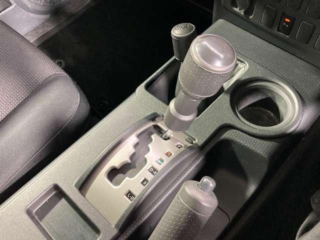 トヨタ FJクルーザー 4.0 4WD 社外ナビ バックカメラ ETC ワンオーナー 大阪府の詳細画像 その5