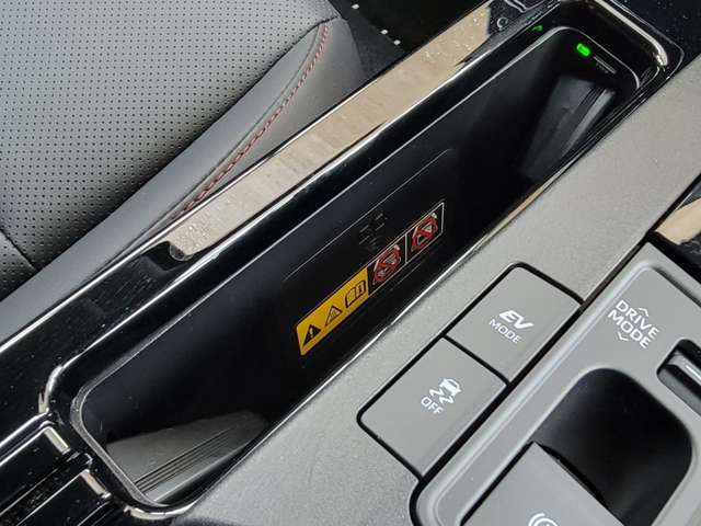トヨタ プリウス 2.0 Z E-Four 4WD デジタルミラー 全国配送 鹿児島県の詳細画像 その10