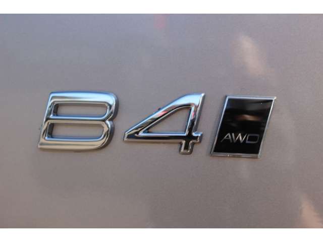 ボルボ XC40 プラス B4 AWD 4WD 登録済み未使用車 前後シートヒーター 神奈川県の詳細画像 その5