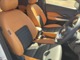 前席シートは体を包み込み少しタイトな設計で長距離運転やワインディングなどでもしっかり体を支えてくれます。