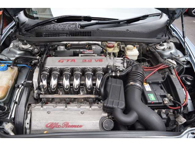3,200cc V6-24バルブエンジン