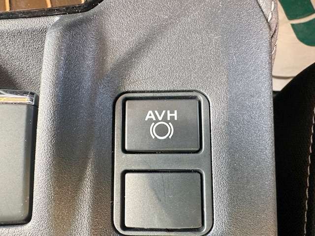 AVH(オートビークルホールド)付きです！信号待ちなどの停止時に、ブレーキペダルから足を離しても停止状態を維持する機能で、ドライバーの運転負荷を軽減します。