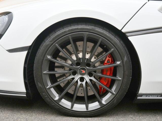 GT 15-Spoke cast alloy wheel Stealth finish