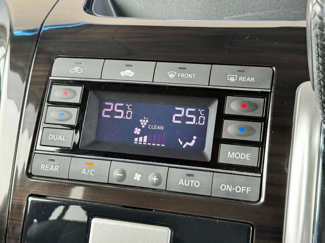 快適です！フルオートエアコン☆温度設定をするだけで素早く快適な車内でドライブできます！